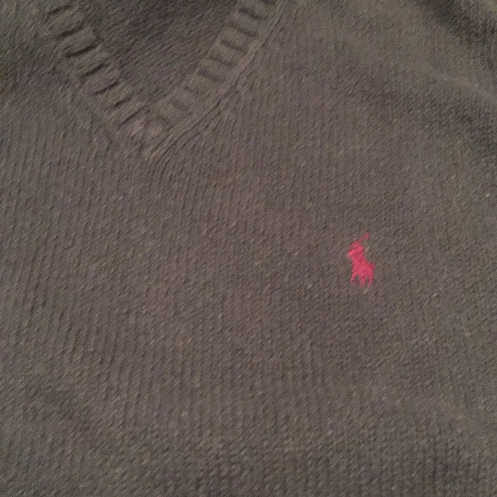 Sleeve less V-Neck Sweater. - Picture 2 of 4
